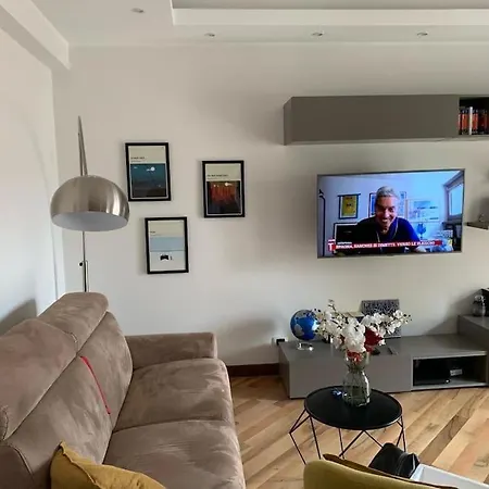 Home: Coli'n Cozy